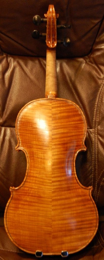 Back view of Oliver 3/4-size violin