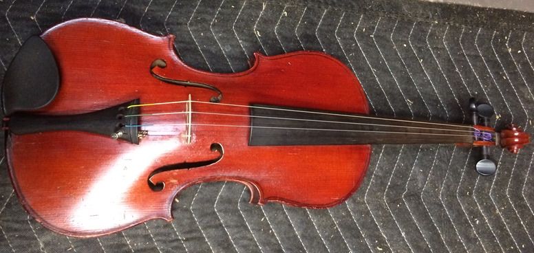 Newly set-up old fiddle