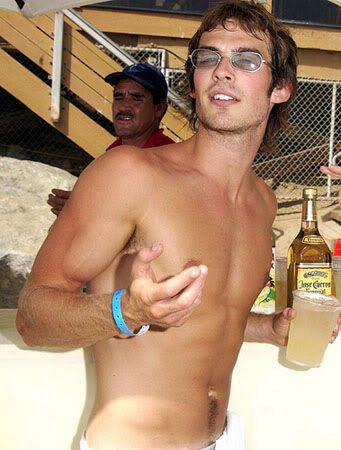 http://i204.photobucket.com/albums/bb122/dark_xeno92/Sidnykemnek/ian-somerhalder-8.jpg