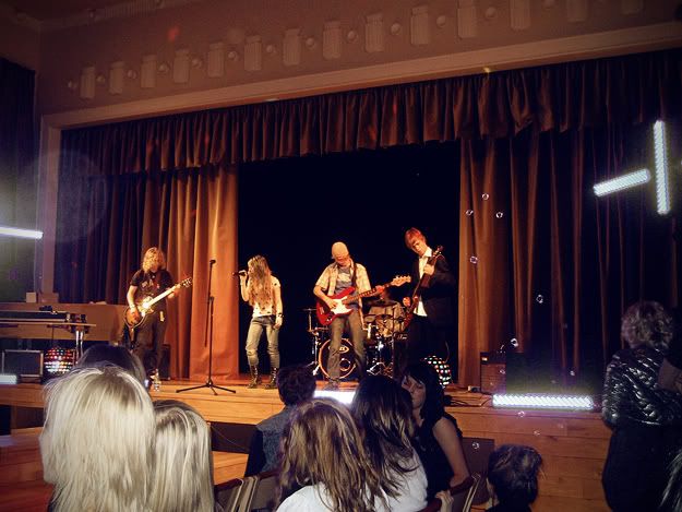 http://i204.photobucket.com/albums/bb152/fjall/a4c.jpg?t=1231943279