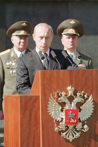 Vladimir_Putin_9_May_2002-4.jpg