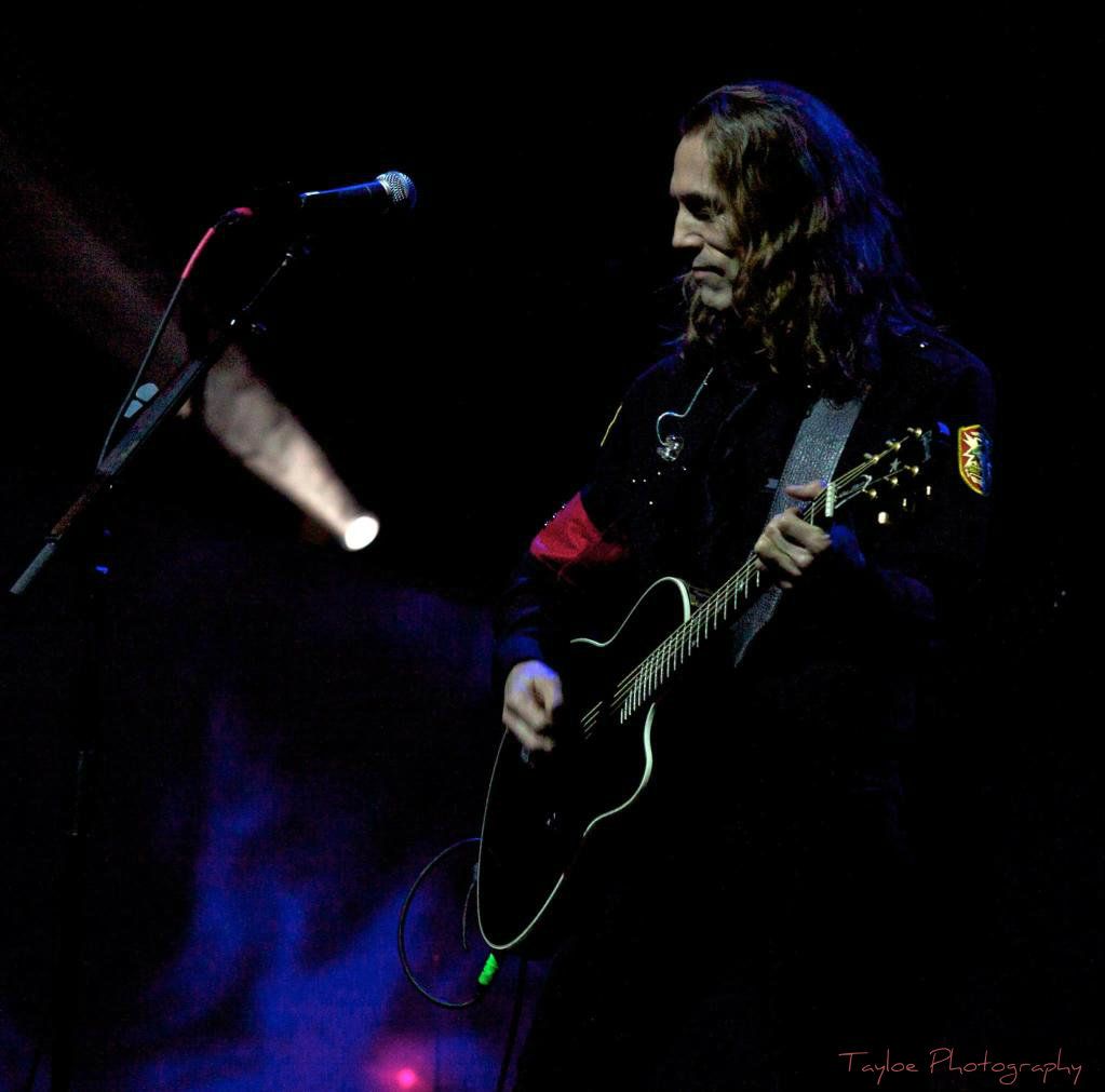 IMAGE: http://i204.photobucket.com/albums/bb225/Shadowcaver/Facebook/El%20Monstero%202012%20Pageant/735711_181926031950444_872498918_o.jpg