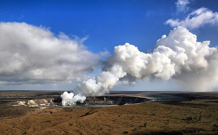 Sulfur_dioxide_emissions_from_the_H.jpg picture by cap_franklin