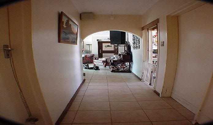 mommydownthehall.jpg picture by cap_franklin