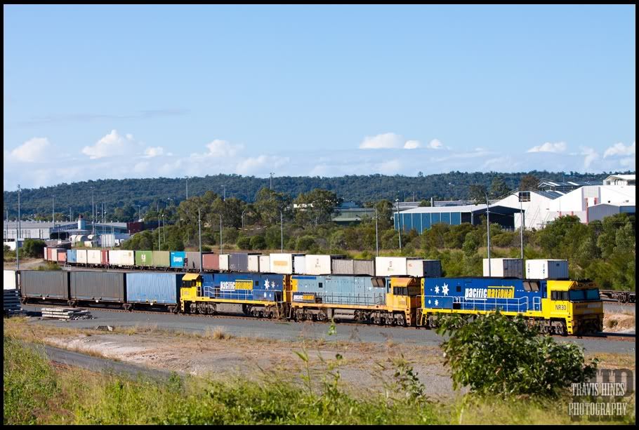 IMAGE: http://i204.photobucket.com/albums/bb265/8lueoval/Trains/IMG_0034.jpg