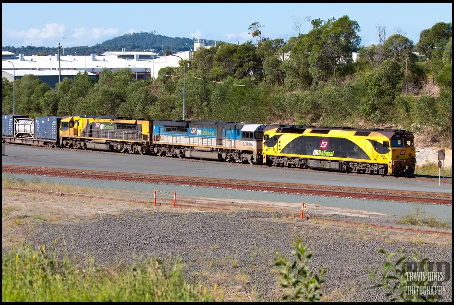 IMAGE: http://i204.photobucket.com/albums/bb265/8lueoval/Trains/IMG_0043.jpg