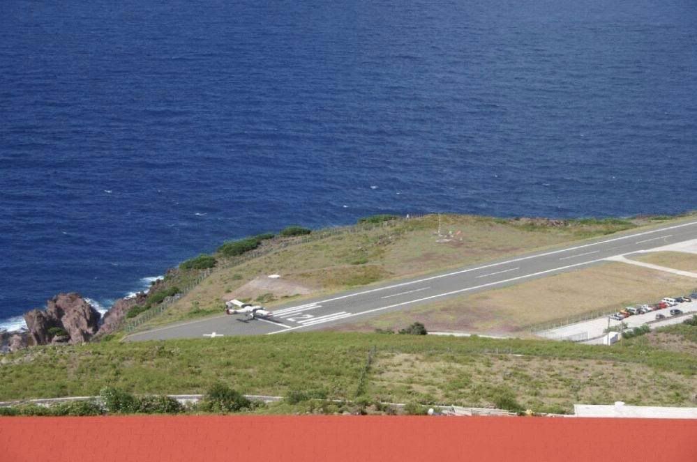 Аэропорт на острове Saba в Нидерландах